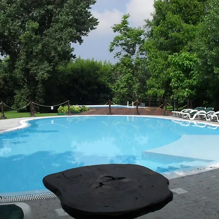 Cascina Scova 4* פאביה
