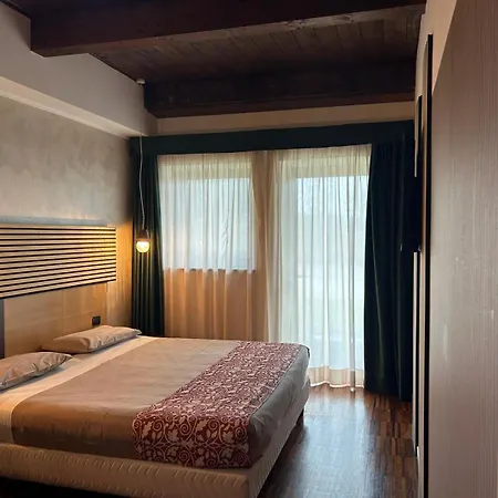Cascina Scova 4* פאביה