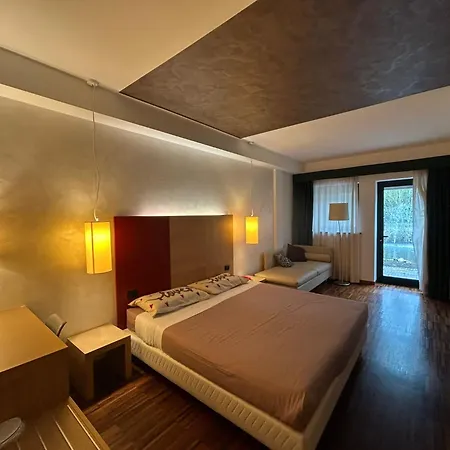 Cascina Scova 4* פאביה
