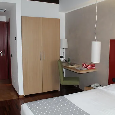 מלון Cascina Scova 4*